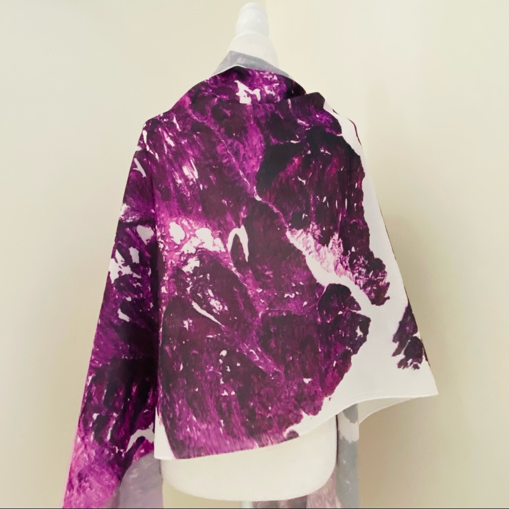 NEW without TAGS Elegant Wrap w. Graphic of Manicouagan Reservoir